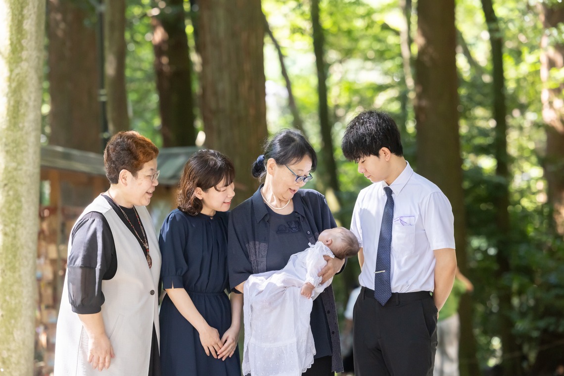 リーフウェディング（渡辺 英史）が出張撮影した家族写真(キッズ,ベビーフォト)などが写った「お宮参り」の家族写真
