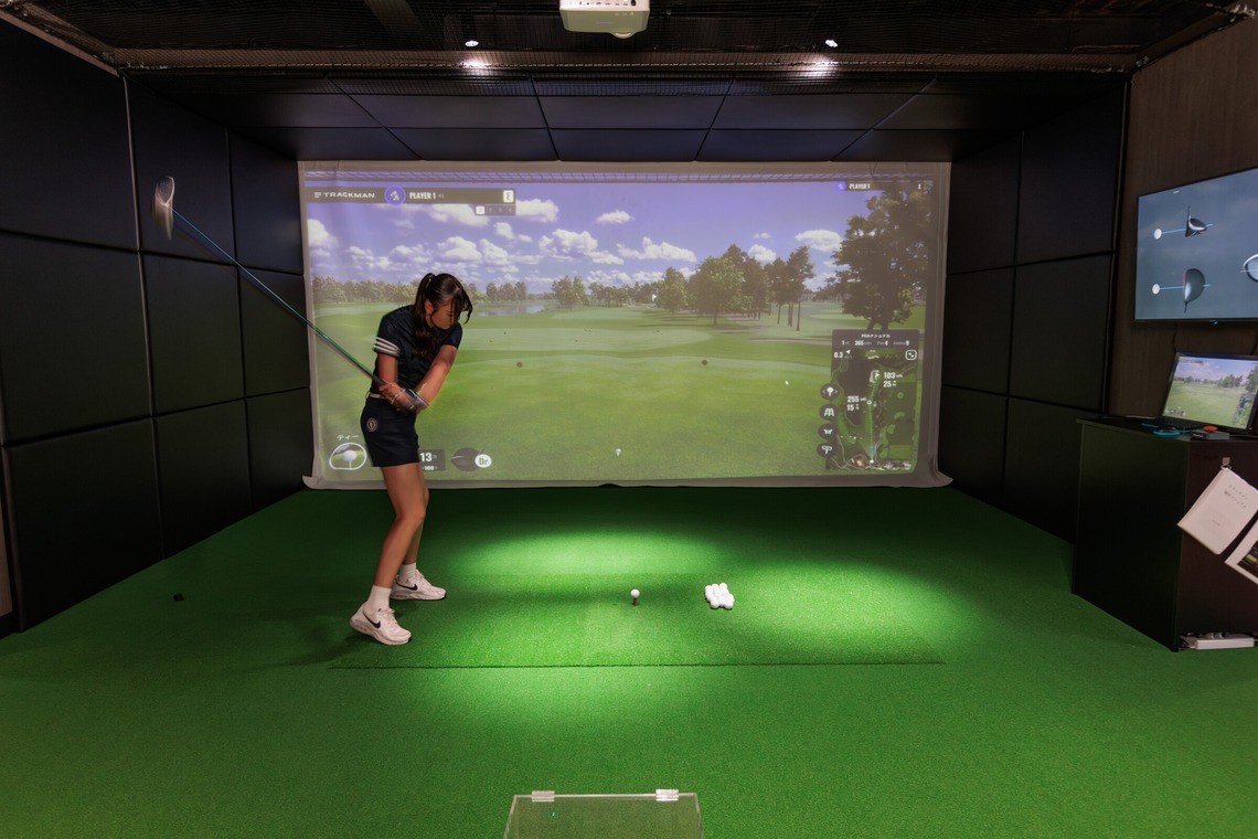 イトウ　ノブミチが撮影した「インドアゴルフ練習場撮影例_01」の写真