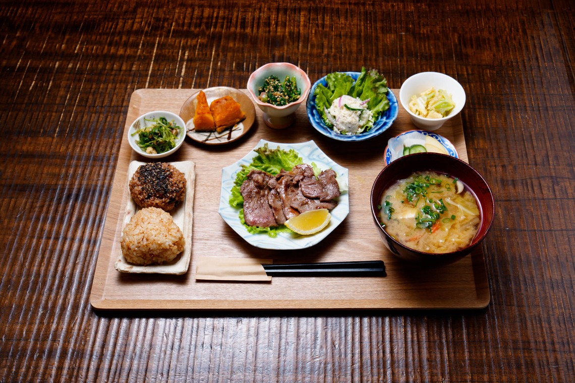 遠藤雄介・JEADO Worksが撮影した写真のアルバム「定食屋 味噌五郎でフード撮影を行いました。」