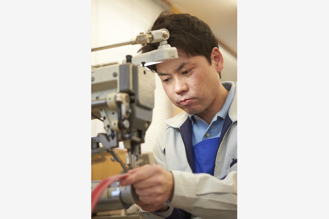 岩瀬泰治が撮影した写真のアルバム「職場取材」