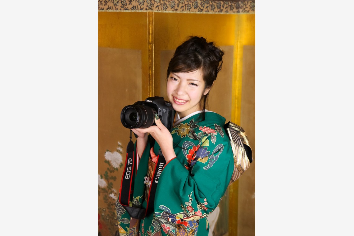 スマイルハンターが出張撮影した家族写真(キッズ,ベビーフォト)などが写った「成人式フォト」の家族写真