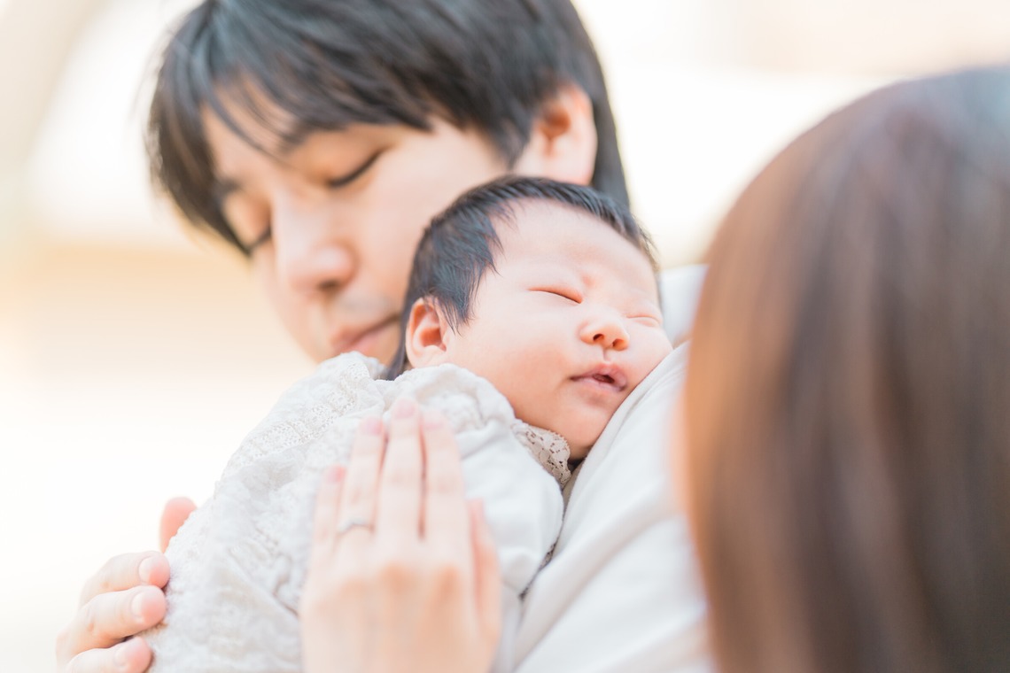 池田廉が出張撮影した家族写真(キッズ,ベビーフォト)などが写った「公園にて」の家族写真
