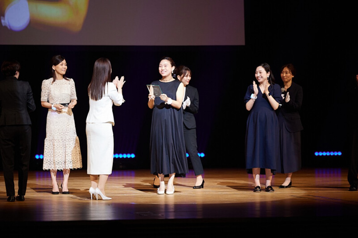 岩瀬泰治が撮影した「表書式」の写真