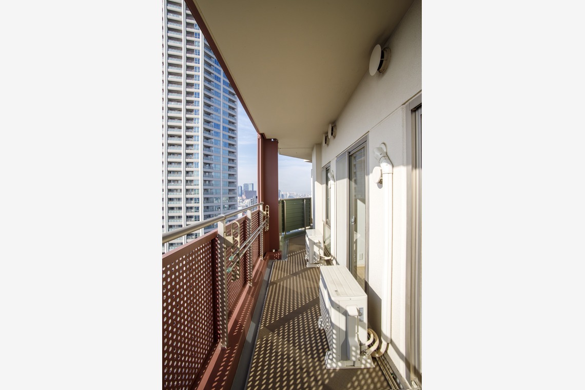 エレーナが撮影した写真のアルバム「Real Estate Portfolio」