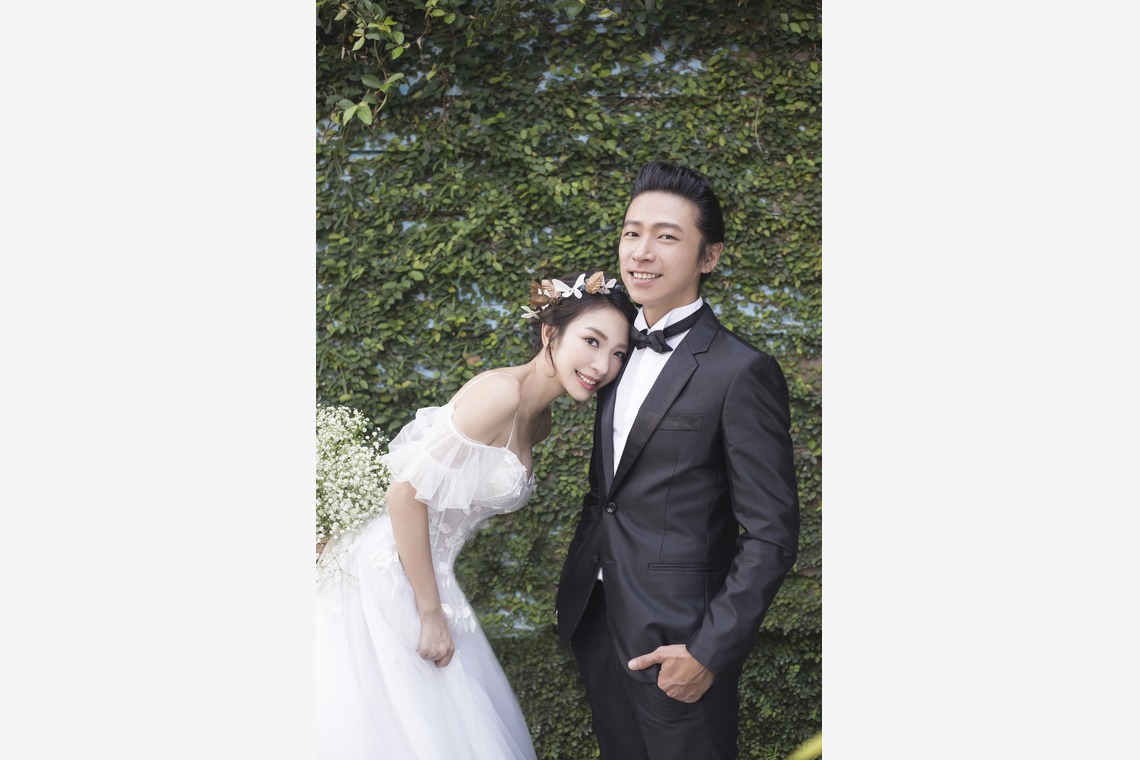 續 WEDDING PLANNINGが撮影した写真のアルバム「降り注ぐ陽の光の中で」