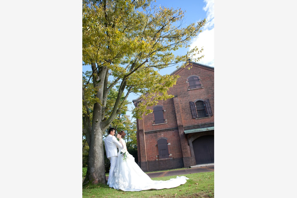 skyward photo film（竹本飛鳥）が撮影した「前撮りドレス」の写真