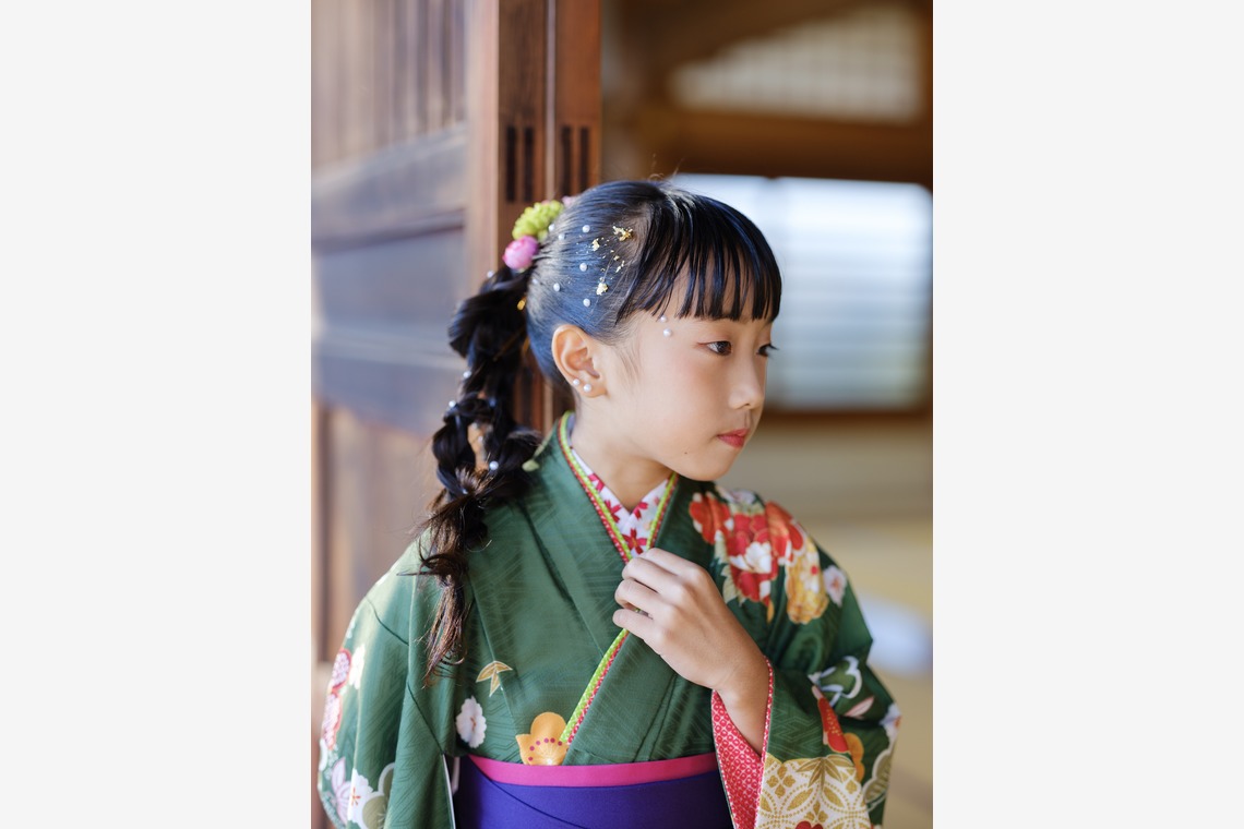 藤原和彦が出張撮影した家族写真(キッズ,ベビーフォト)などが写った「お寺さんでの七五三記念撮影」の家族写真