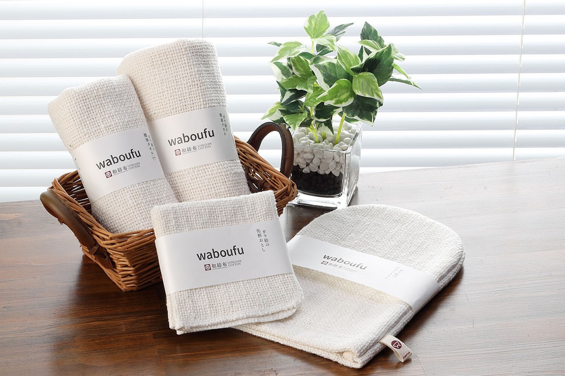 細川正人写真事務所が撮影した「ジュエリー化粧品」の写真