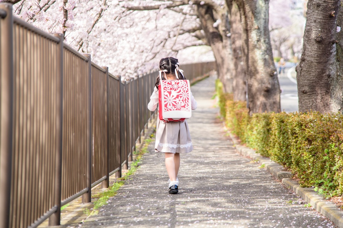 関場優太が撮影した「入学記念の家族写真」の写真