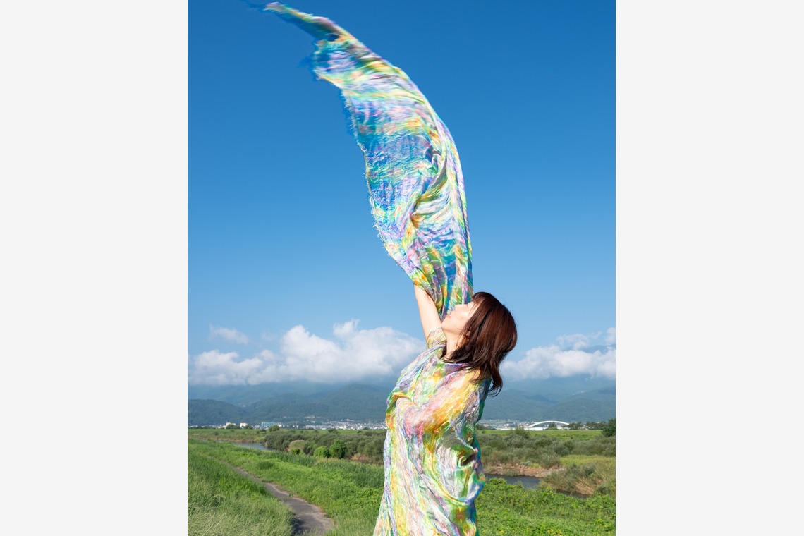 吉岡謙志が撮影した「アーティストポートレート」の写真