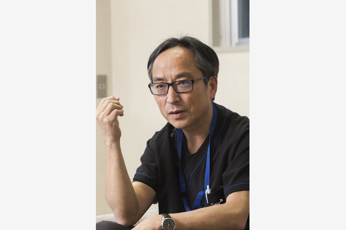 伊東昌信が撮影した「インタビュー　ポートレート」の写真