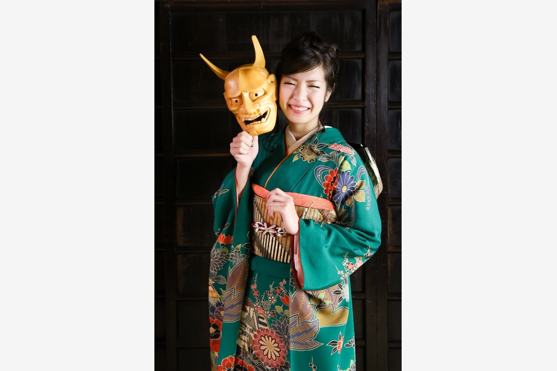 スマイルハンターが出張撮影した家族写真(キッズ,ベビーフォト)などが写った「成人式フォト」の家族写真