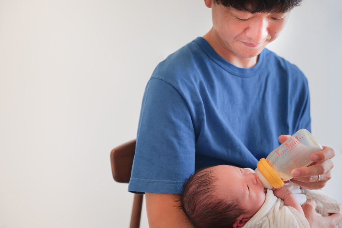 Tagano Photograph 合同会社が出張撮影した家族写真(キッズ,ベビーフォト)などが写った「ニューボーンフォト」の家族写真