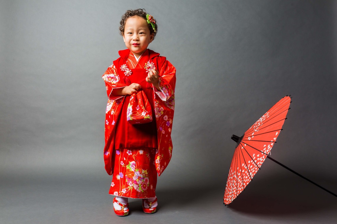Nobuhiro Toyaが出張撮影した家族写真(キッズ,ベビーフォト)などが写った「エミリィ七五三撮影会2019@代官山スタジオ」の家族写真