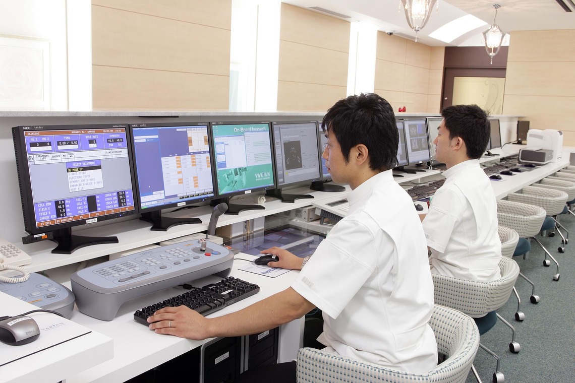 細川正人写真事務所が撮影した写真のアルバム「医療施設」