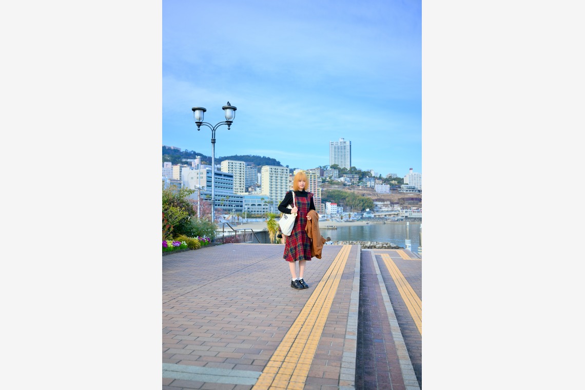 デザイン＆フォト内藤が撮影した写真のアルバム「静岡県熱海市での女性モデルさん起用のロケーションポートレート（インスタ用作品）」