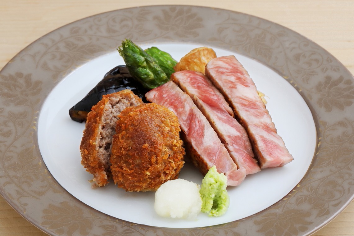 森安　照が撮影した写真のアルバム「焼き肉弁当・肉料理」