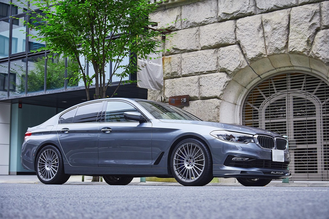 奥野由記が撮影した写真のアルバム「車撮影」