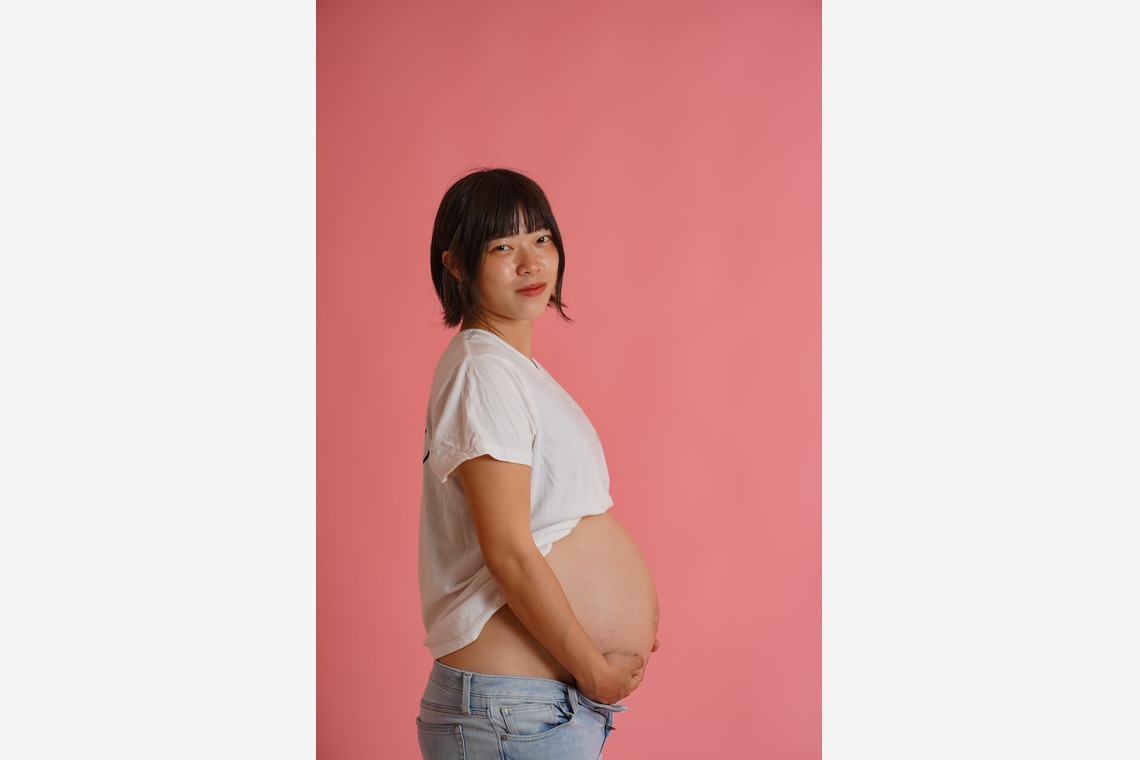 スタジオ　まるが撮影した「スタジオにてマタニティフォト」の写真