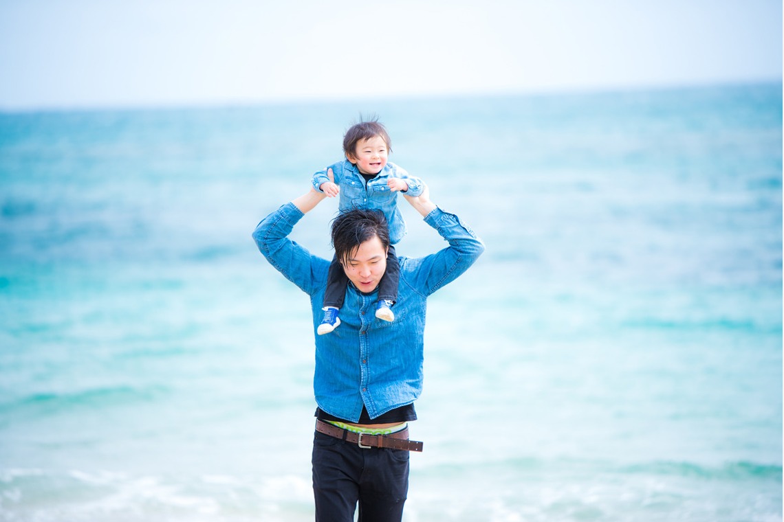 NanoStyleが出張撮影した家族写真(キッズ,ベビーフォト)などが写った「沖縄ファミリーフォト」の家族写真
