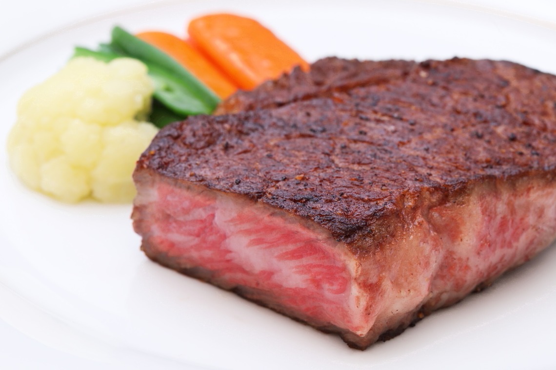 森安　照が撮影した「ステーキ・肉料理」の写真