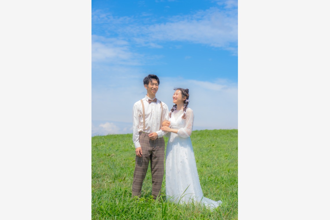 高橋佳五が撮影した写真のアルバム「前撮り撮影 ~草原~」