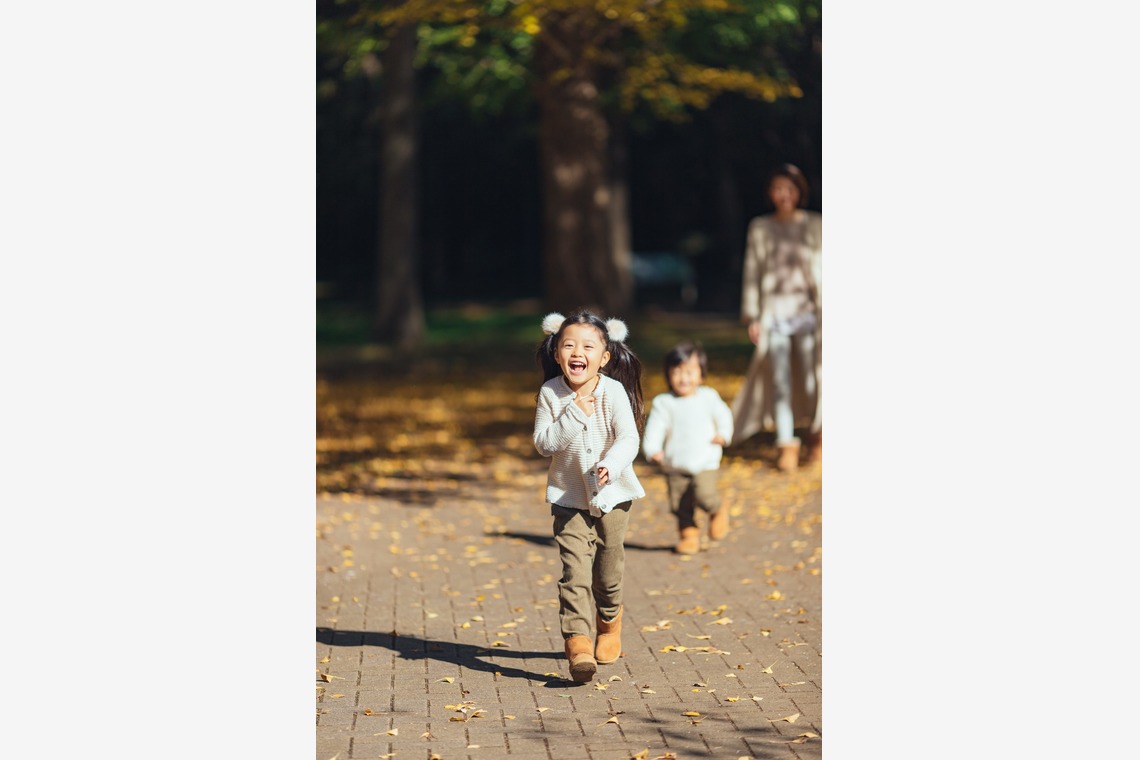 KOBASHOが出張撮影した家族写真(キッズ,ベビーフォト)などが写った「エミリィ紅葉撮影会」の家族写真