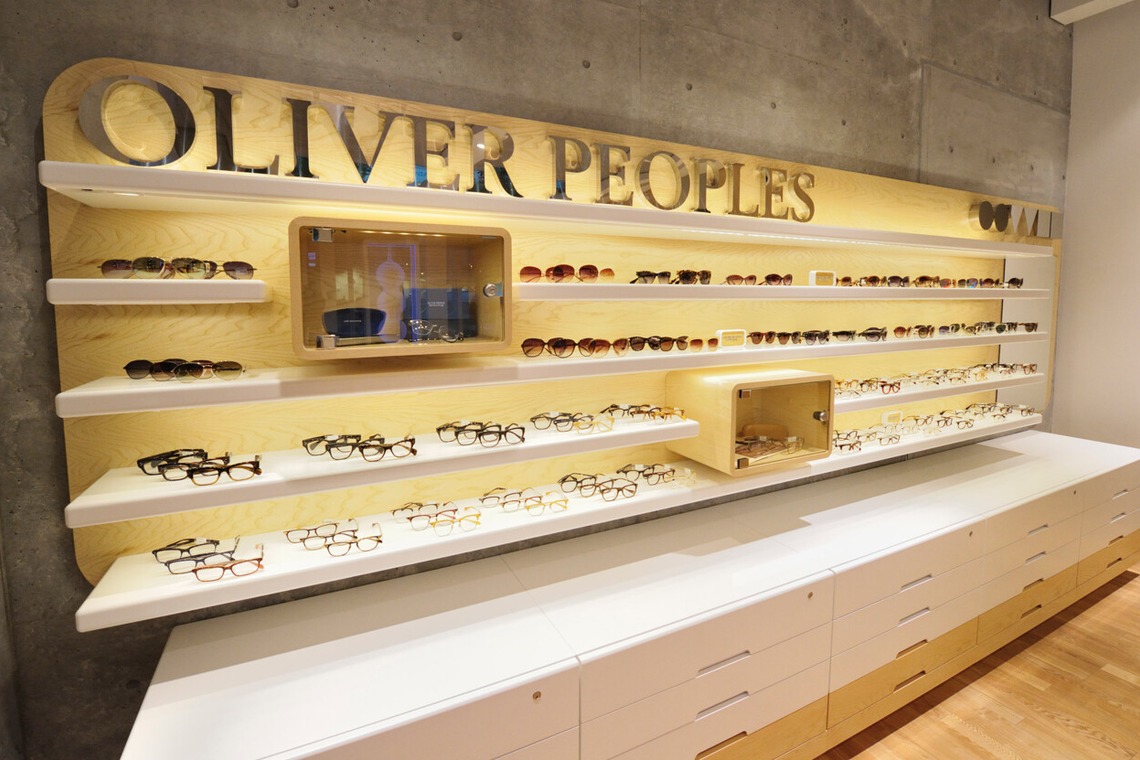 有限会社　澤田スタジオが撮影した「店舗撮影　メガネ」の写真