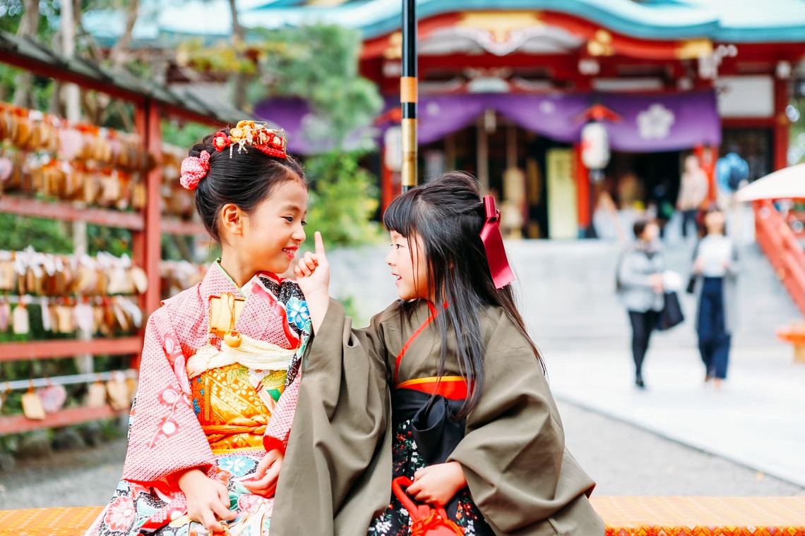 出張撮影HUG TIMEが撮影した「七五三お詣り撮影〜多摩浅間神社〜」の写真