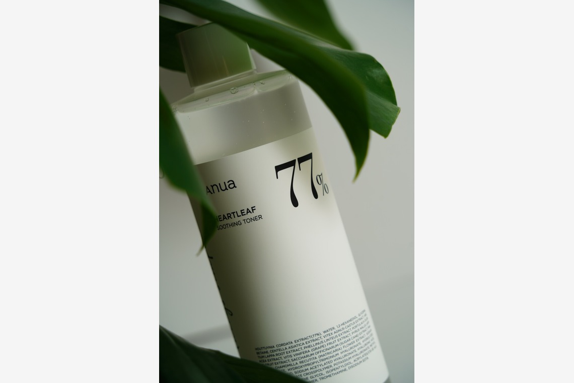 日下翔太郎が撮影した写真のアルバム「屋内でのスキンケア商品の撮影」