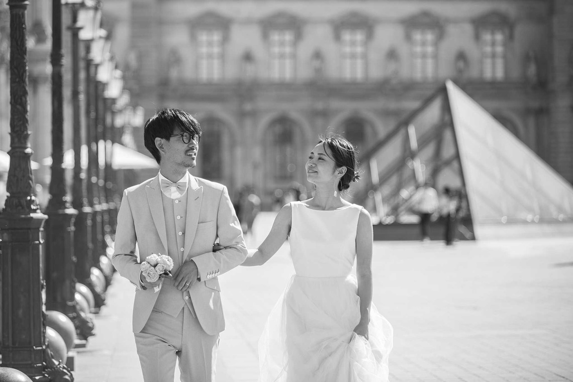 Petite Nao Photographyが撮影した写真のアルバム「パリでのフォトウェディング（エッフェル塔、ビルアケム橋、ルーブル美術館、パレロワイヤル）」