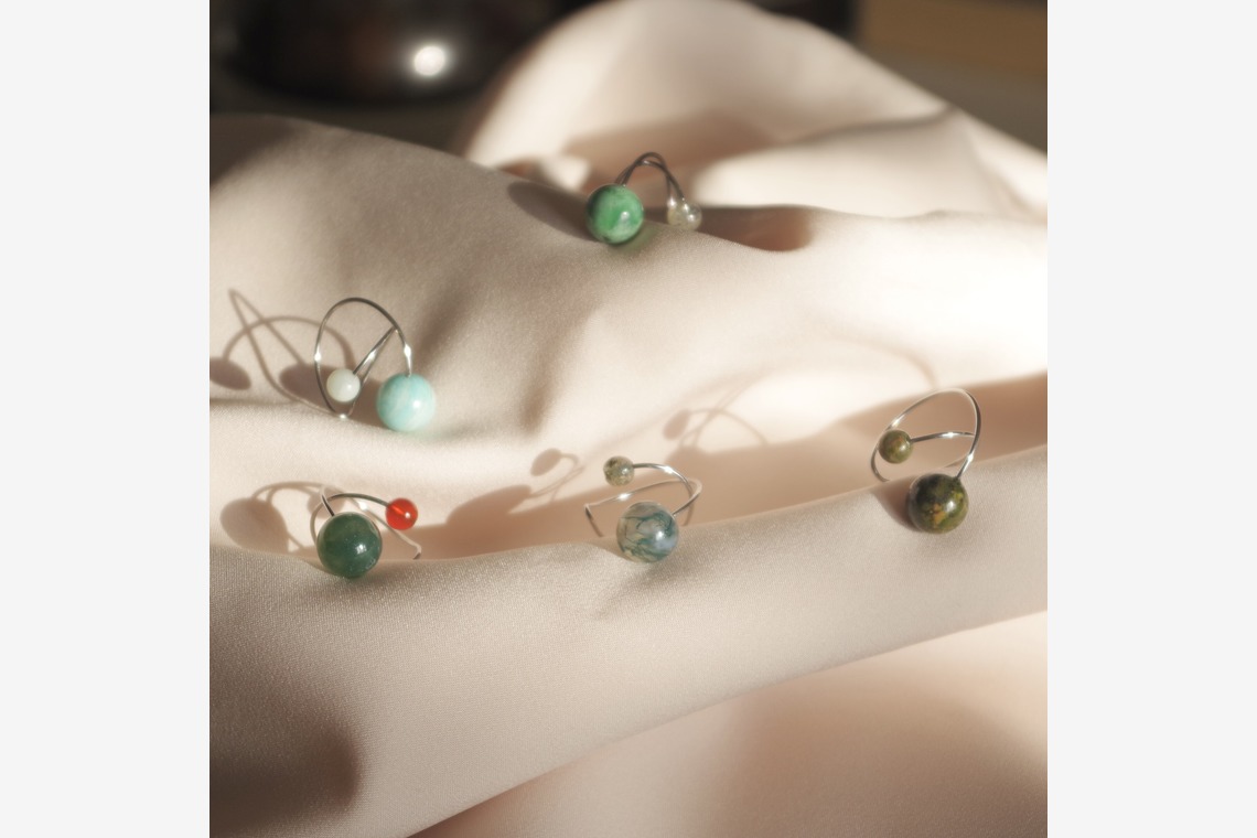 渡辺真央が撮影した「アクセサリー@自宅撮影」の写真