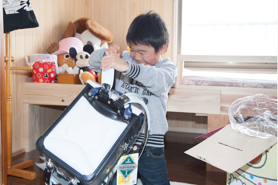 A&K STUDIO CO.,LTD.（上野 晃嗣）が出張撮影した家族写真(キッズ,ベビーフォト)などが写った「新入学記念フォト（新一年生）」の家族写真