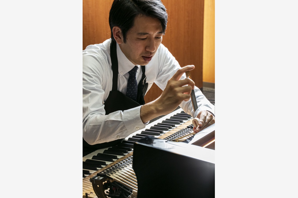 布川航太が撮影した写真のアルバム「職人撮影-調律師」