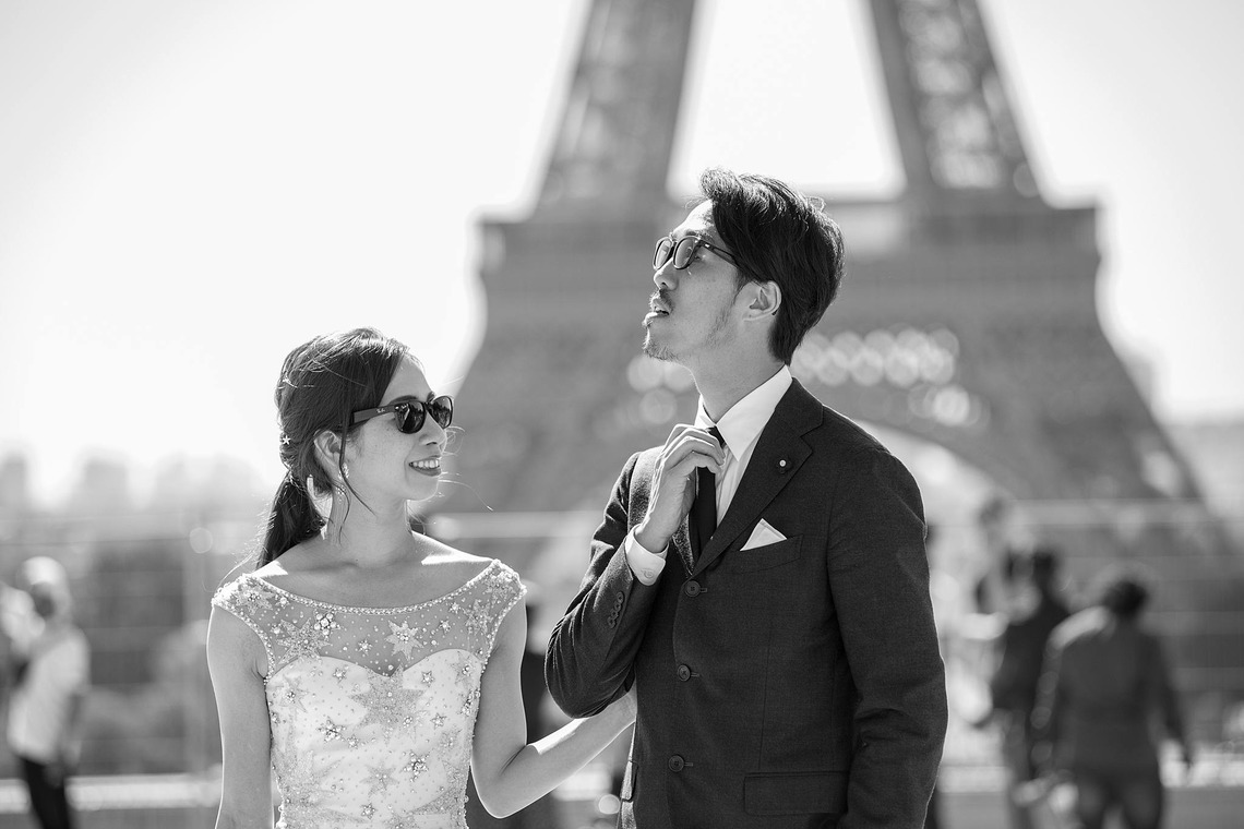 Photo of Photowedding in Paris (at Eiffel tower & Bir-Hakeim Bridge) taken by Petite Nao Photography