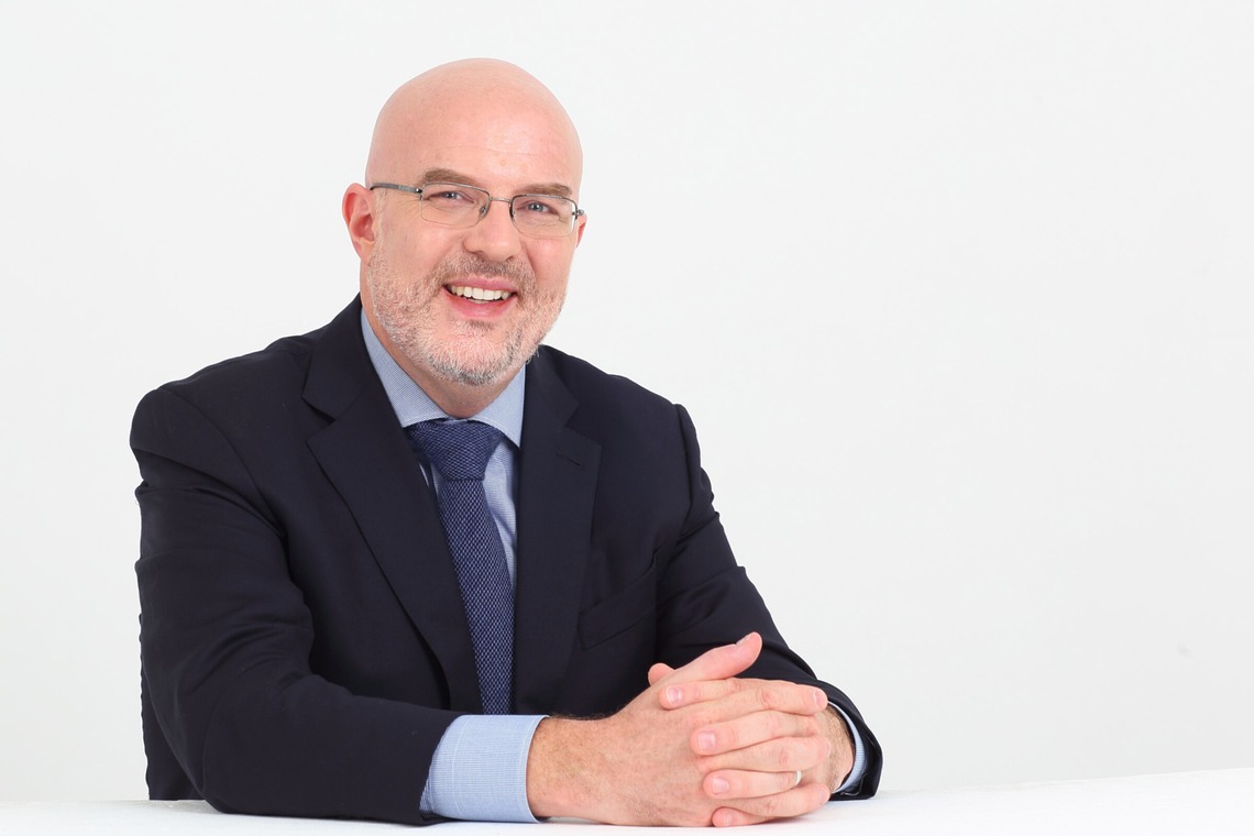 長谷部ナオキチが撮影した写真のアルバム「スタジオポートレート」