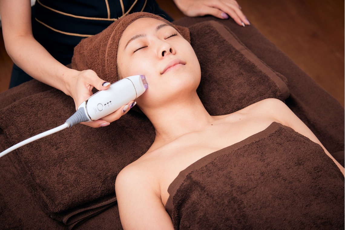 ケイムラナカが撮影した写真のアルバム「サロン」