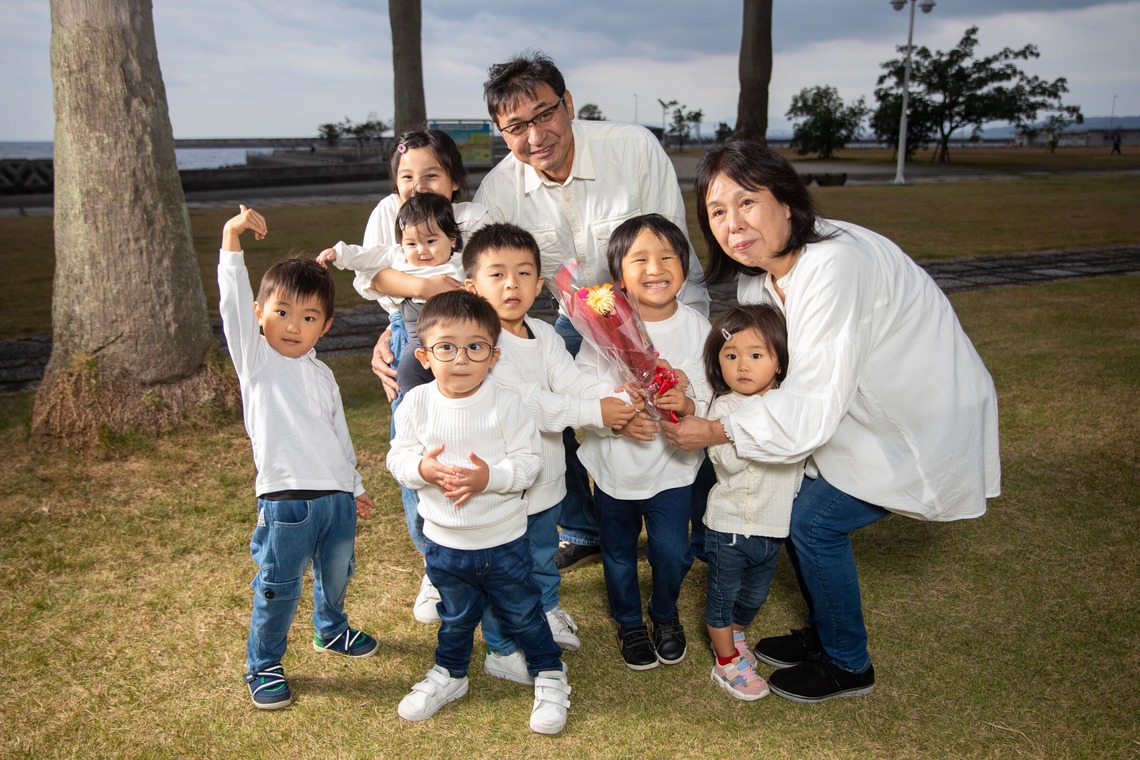 岩坪眞一郎が撮影した家族写真の出張撮影のアルバム「還暦祝い家族写真」