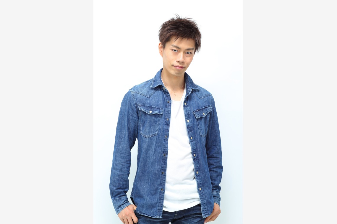 長谷部ナオキチが撮影した写真のアルバム「スタジオポートレート」