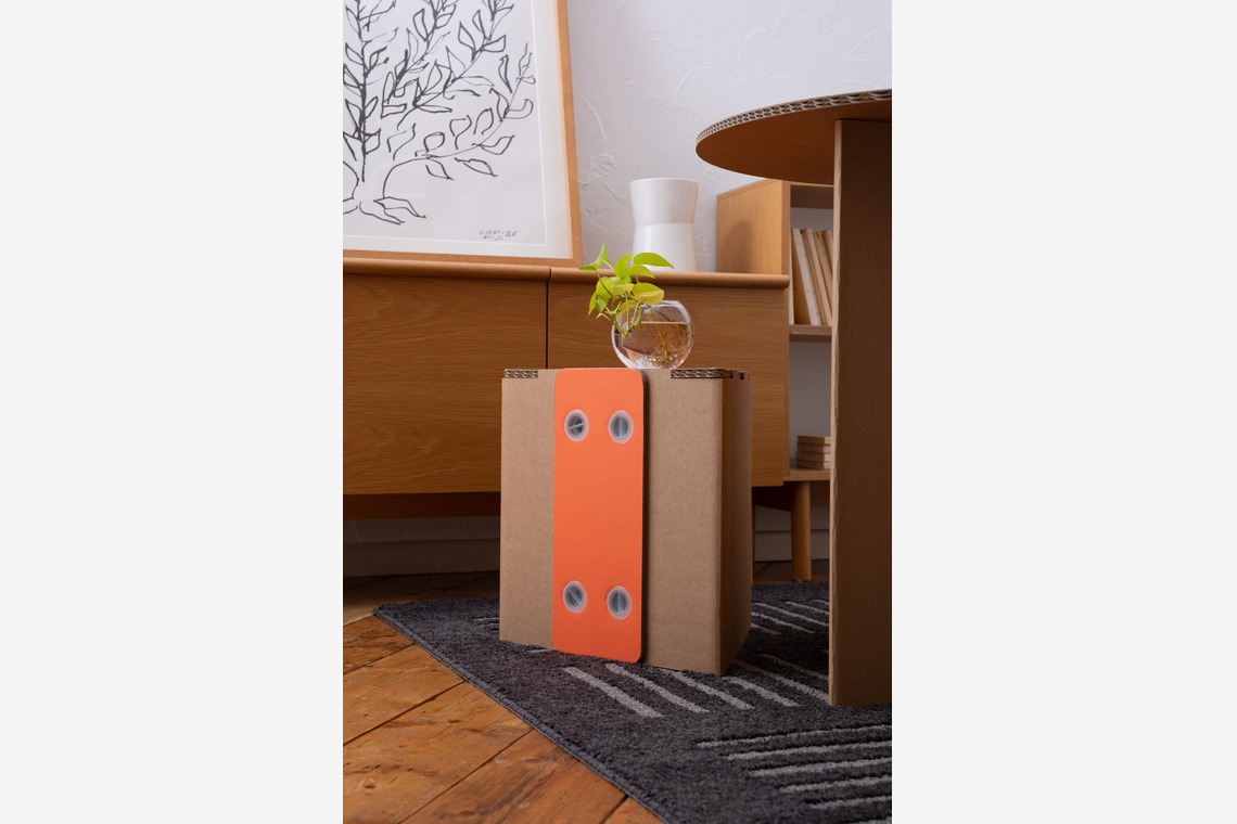 曽川拓哉が撮影した「ダンボールハウスの商品撮影」の写真