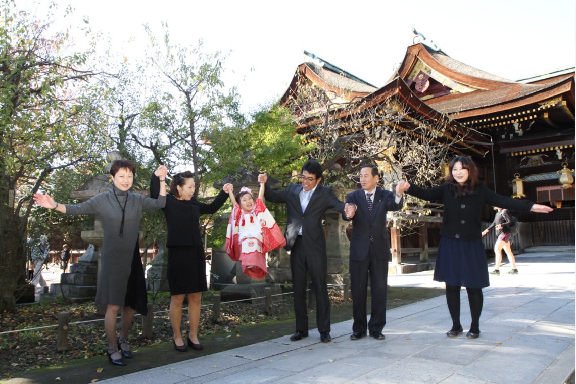 スマイルハンターが出張撮影した家族写真(キッズ,ベビーフォト)などが写った「七五三ロケーション撮影」の家族写真