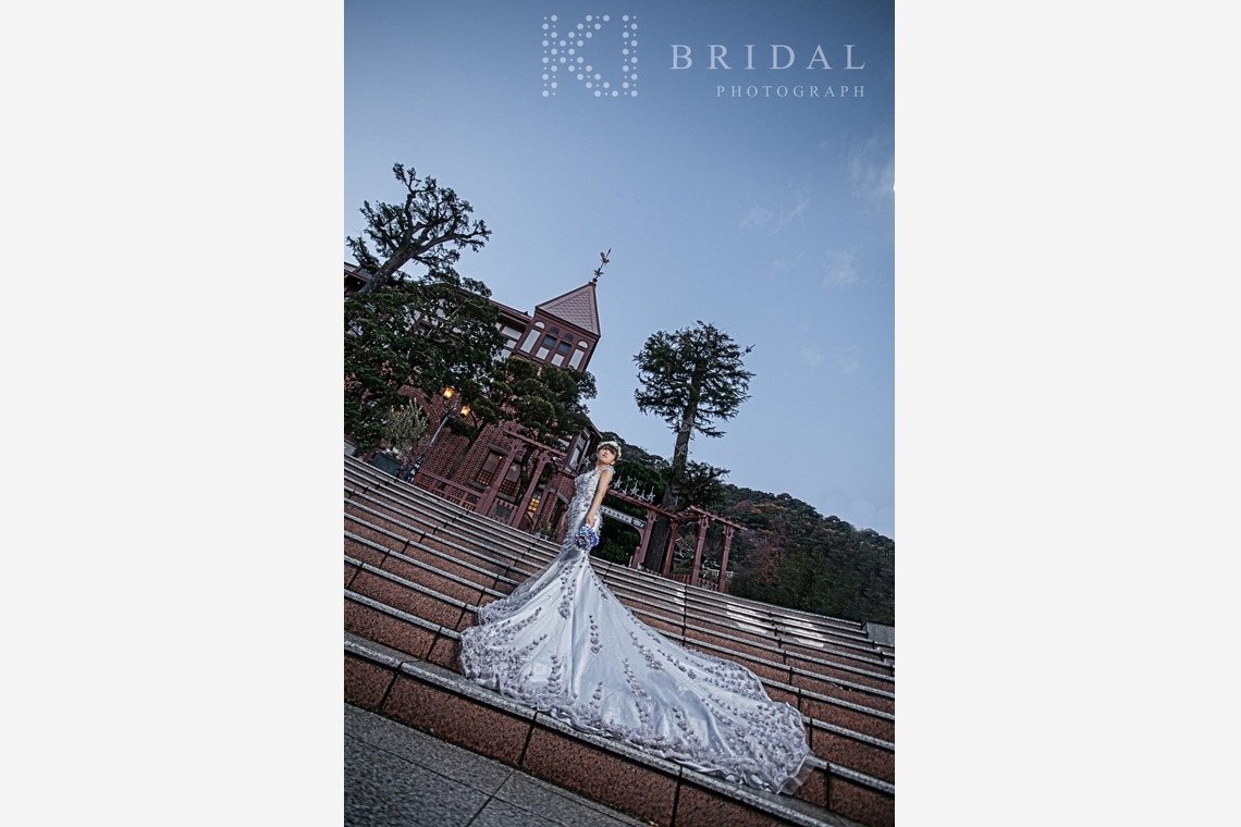 伊坂謙が撮影した写真のアルバム「神戸前撮り」