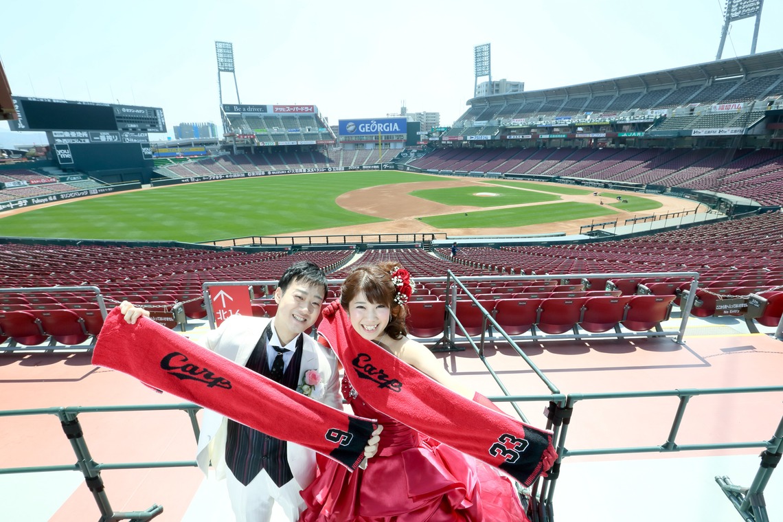 KIKIウェディングが撮影した「桜と広島城」の写真