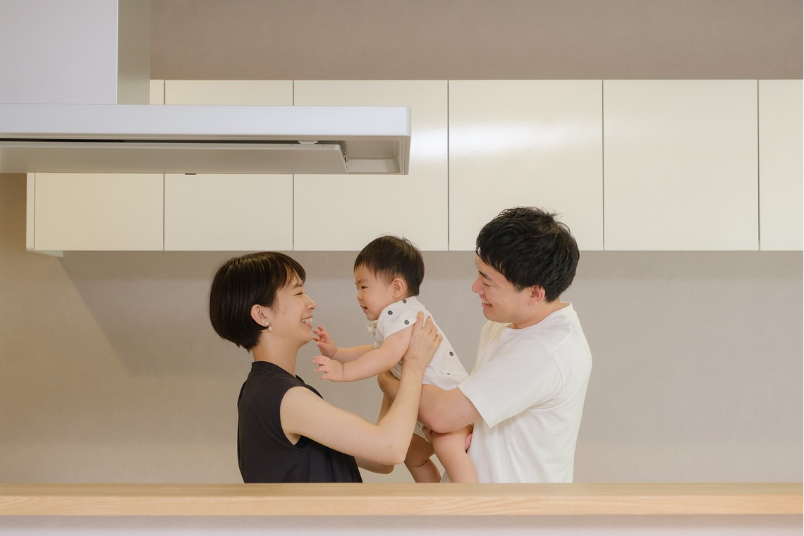 高夏写真店が出張撮影した家族写真(キッズ,ベビーフォト)などが写った「家族写真の撮影」の家族写真