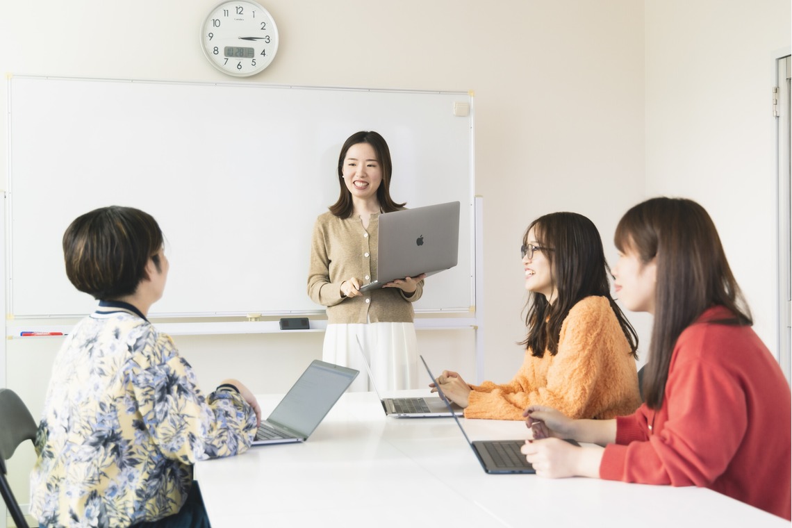 柿元写真事務所が撮影した写真のアルバム「企業店舗のwebサイト・採用サイト」