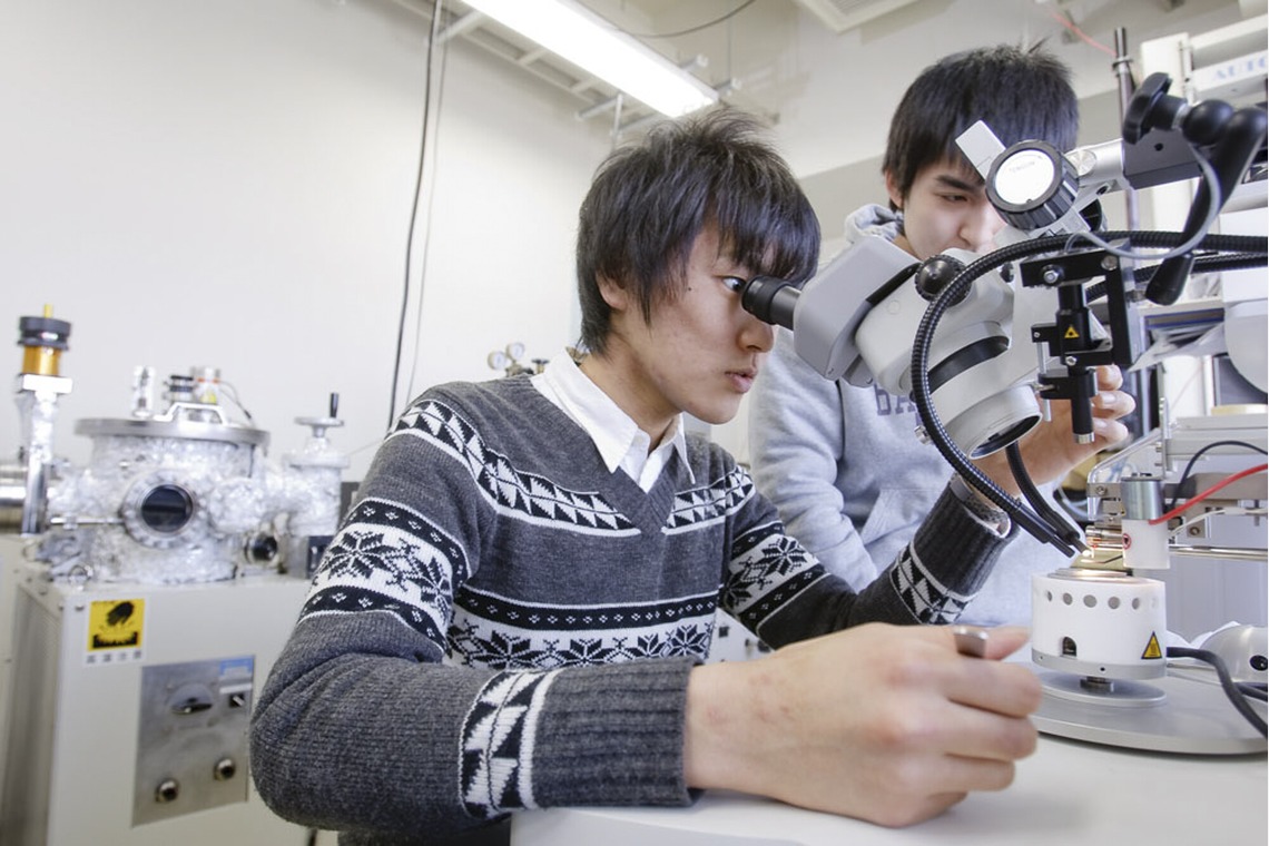 エルスタジオが撮影した写真のアルバム「大学、学部案内」