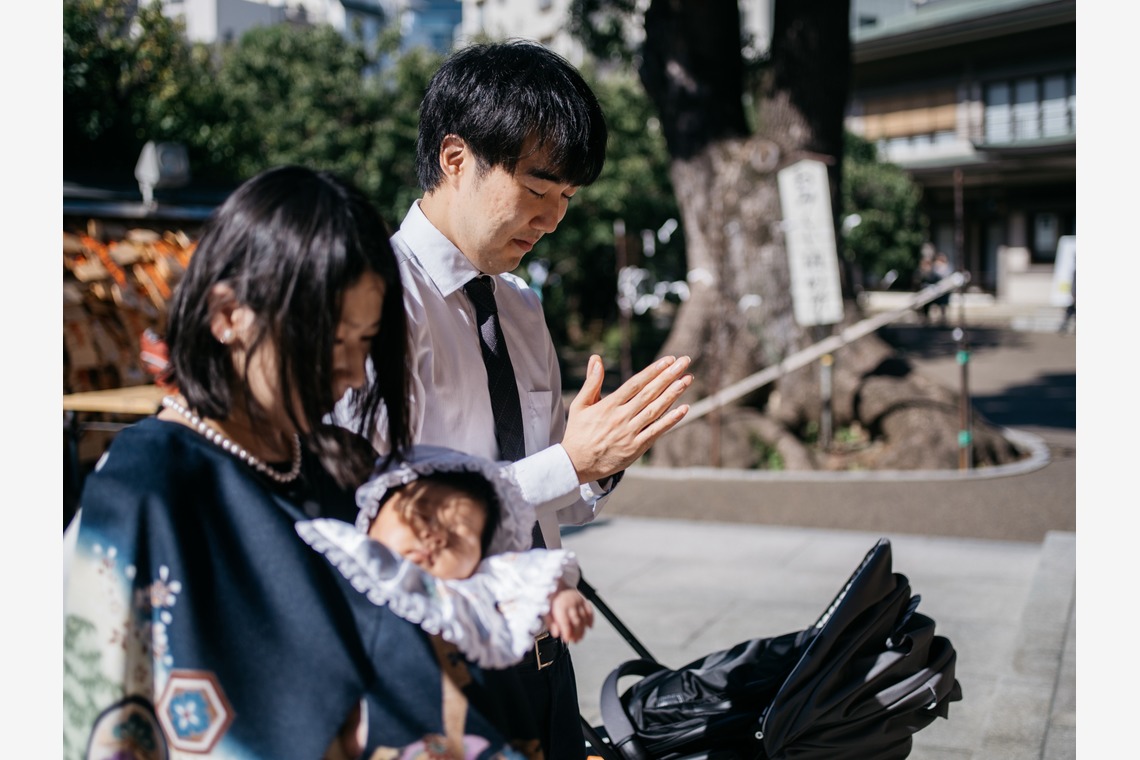 植村由理が出張撮影した家族写真(キッズ,ベビーフォト)などが写った「お宮参り　＠湯島天神」の家族写真