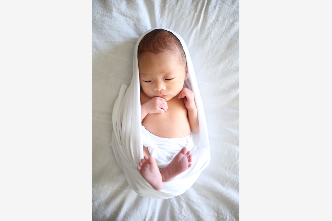 出張撮影HUG TIMEが撮影した「ニューボーンフォト＠ご自宅」の写真