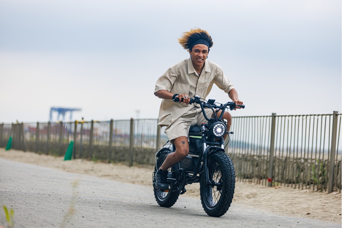 Yusuke Usuiが撮影した写真のアルバム「マーベリックテクノロジー様 電動バイク カタログ撮影・web撮影」