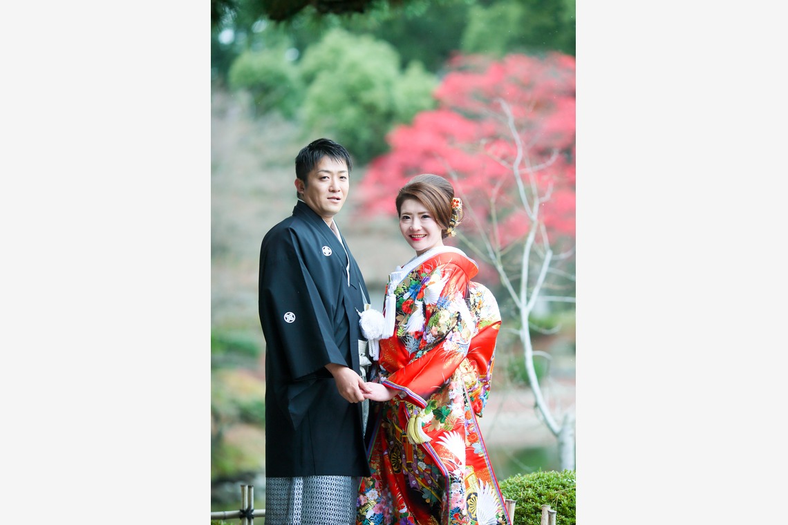 KIKIウェディングが撮影した写真のアルバム「白い雪での二人」